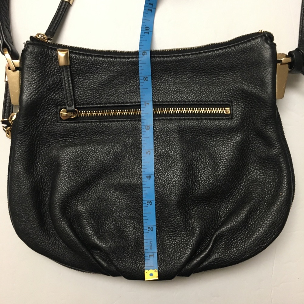 Vince Camuto Leather Crossbody Shoulder Bag Black Expandable Gold Zipper Detail - Picture 11 of 15